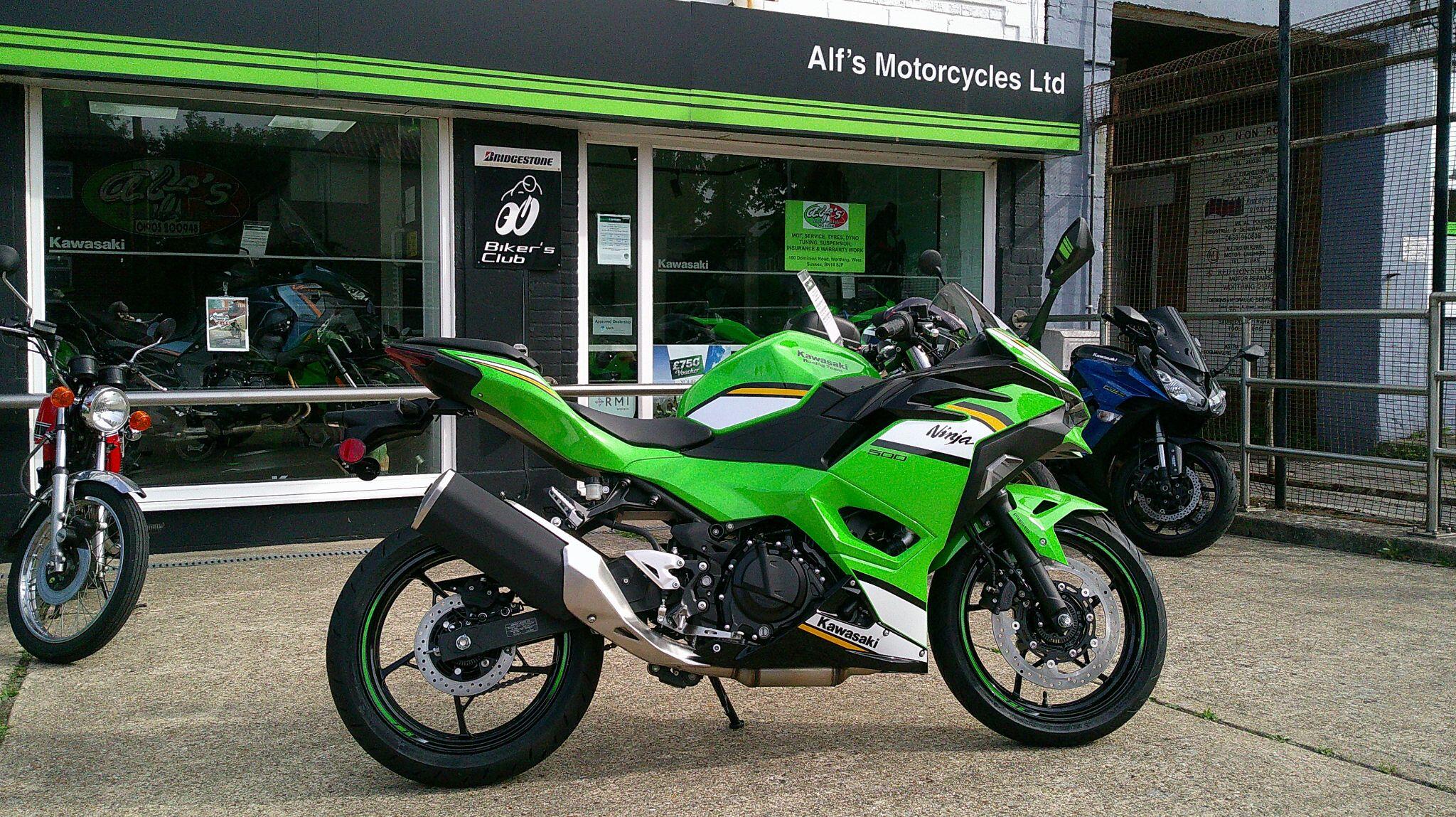 Kawasaki bikes for sale in Hassocks | AutoTrader Bikes
